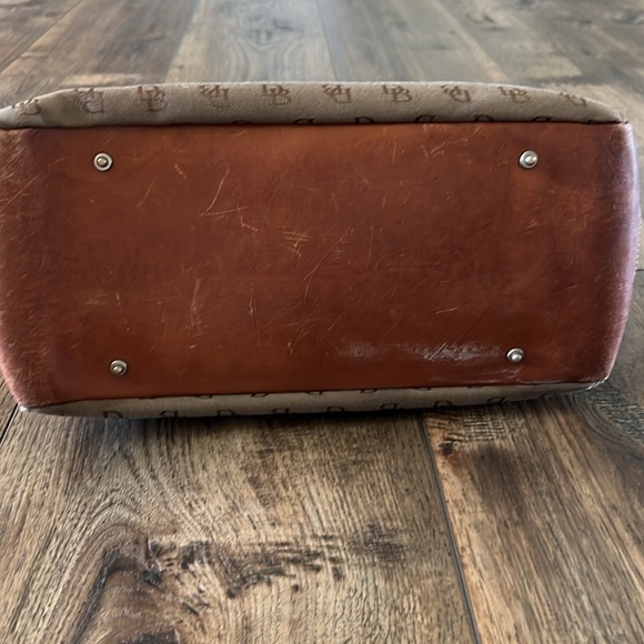 Dooney & Bourke Shoulder Bag Purse Brown Tan Logo Leather - Picture 5 of 7